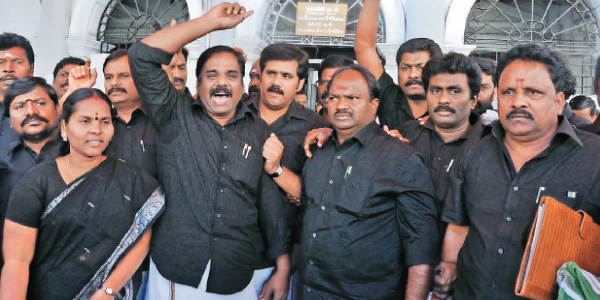 Uproar in assembly hours ago transferable deadly serious conflict: both sides have scored the way