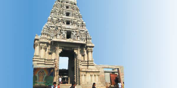 Untiyalai cennimalai Murugan Temple at midnight and went down to 1 lakh cash