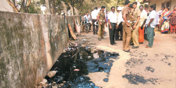 Broken pipe giant crude oil spill