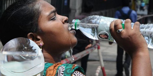 Government offices in the double-leaf symbol j. In the case of the High Court to remove the picture of Stalin
