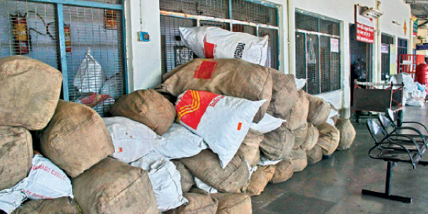 Postal workers strike Echoes : The Postal Service off in villages