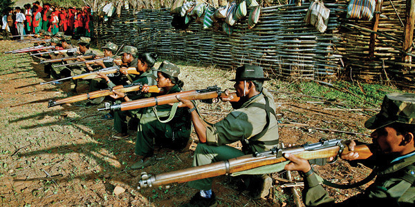 Trained naxalite arrested in Uttankarai