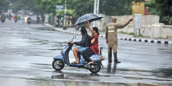 4 days of continuous rain at chennai : people affected